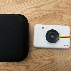 Polaroid Snap Camera with Case